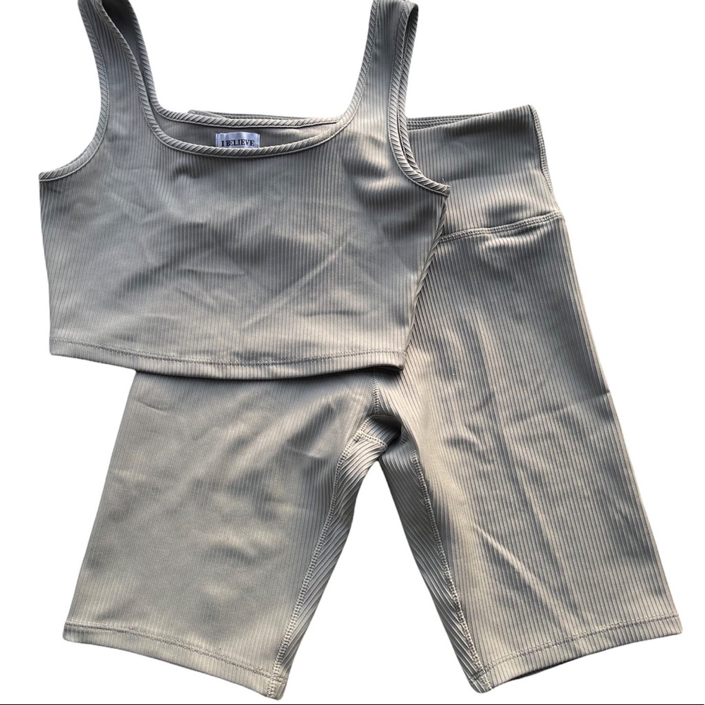 gray ribbed workout set